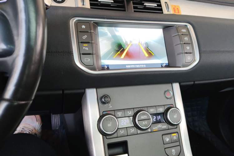 Used Land Rover Range Evoque 2017 2.0T British-Style Prestige Edition Audio And AC Panel