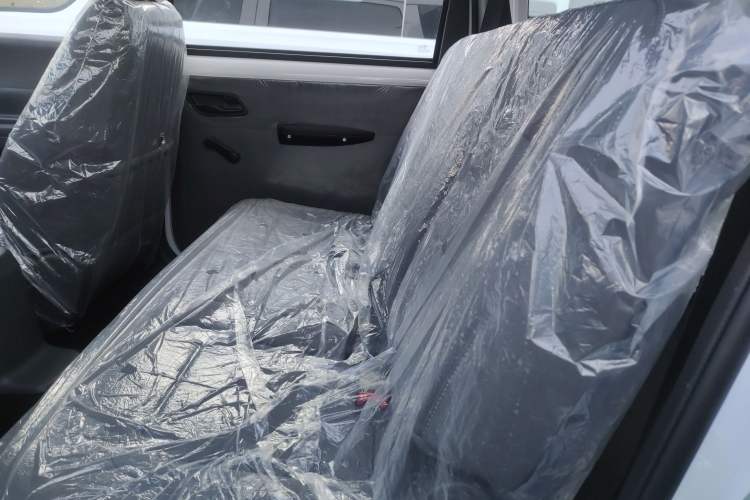 Used Wuling Hongguang New Energy 2025 Extended-Range Hybrid 50 km Standard Version
