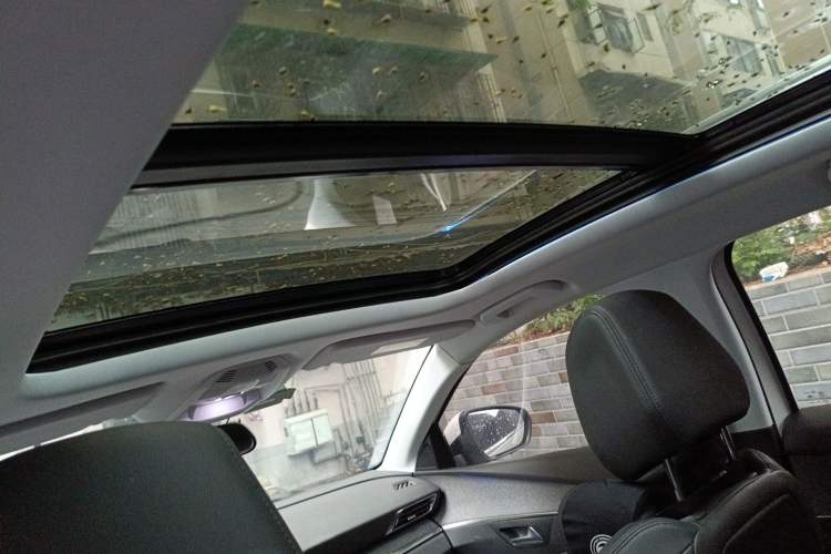 Used Peugeot 4008 2017 350THP Luxury Edition Headliner