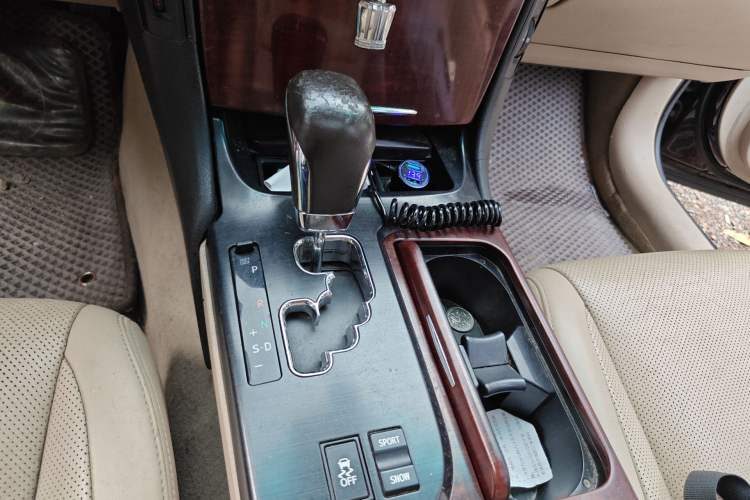 Used Toyota Crown 2010 2.5L Royal Leather Sunroof Edition Gear Lever