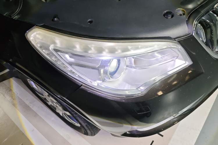 Used Buick Enclave 2014 3.6L Two-Wheel Drive Elite Comfort Version
