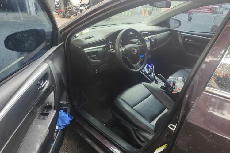 Used Toyota Levin 2016 Dual-Engine 1.8H GS E-CVT Elite Model with Sunroof