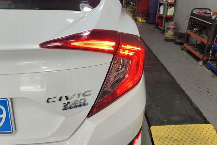 Used Honda Civic 2016 220TURBO CVT Luxury Edition