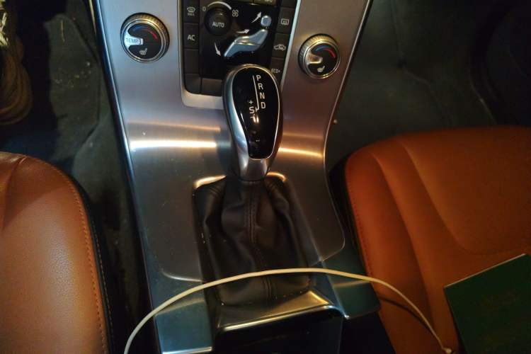 Used Volvo S60 2017 S60L T4 Smart Range Edition Gear Lever