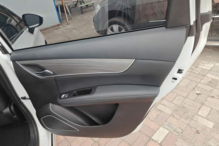 Used BYD Song MAX New Energy 2019 DM 1.5T Smart Connect Advanced 7-Seater China VI Standard