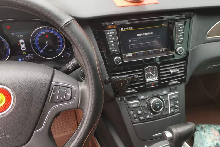 Used Hongqi H7 2015 2.0T Luxury Model
