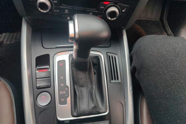 Used Audi Q5 2017 Plus 40 TFSI Technology Model
