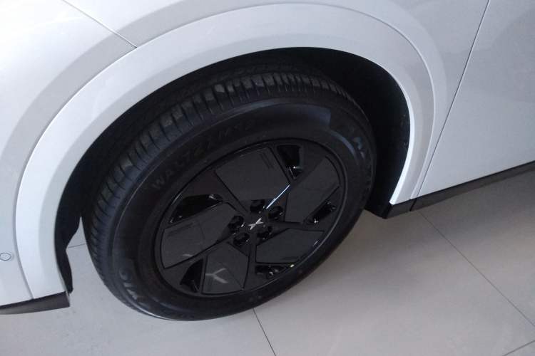 Used XPeng G6 2025 625 Long-Range Max Tech Edition Left Front Wheel Hub