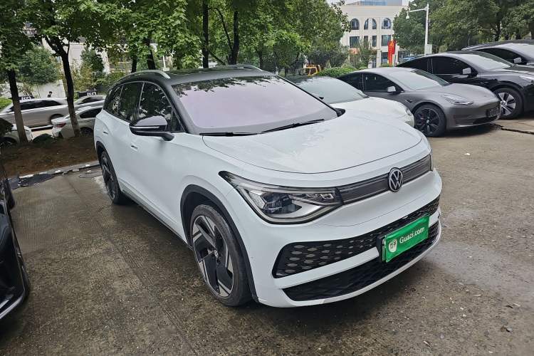 Used Volkswagen ID.6 X 2023 Upgraded Version Kinetic All-Wheel Drive Edition Front Right 45 Deg