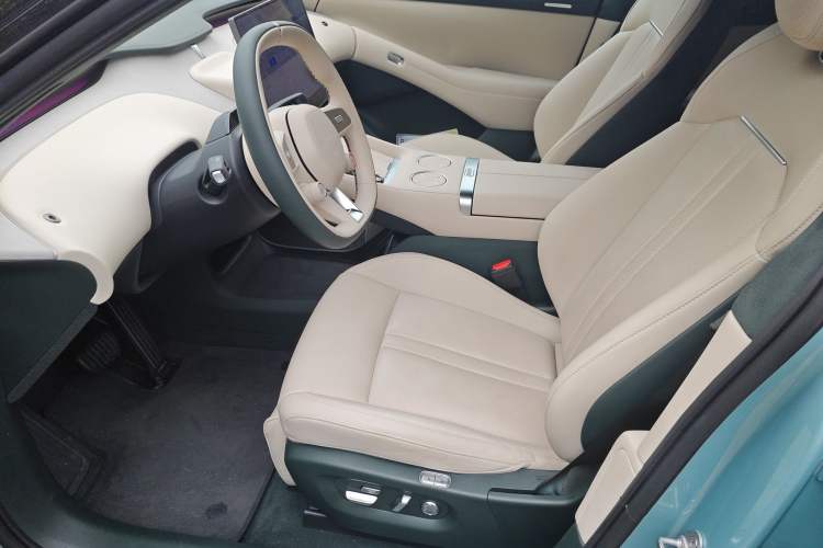 Used Xiaomi Auto YU7 2025 Ultra-Long Range High-Performance All-Wheel-Drive Max Edition Left Front Seat