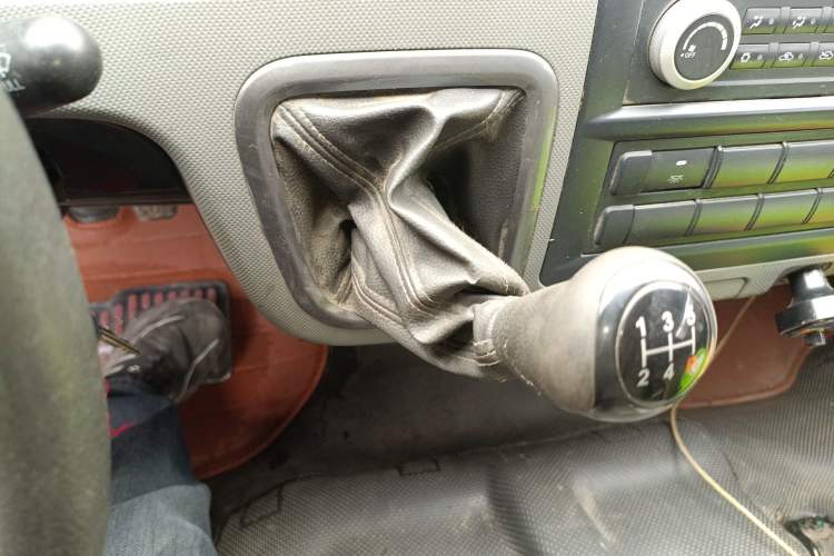 Used Foton Scenic G7 2017 2.0L Long-Wheelbase Commercial Van High Roof 2 Seats 4Q20M