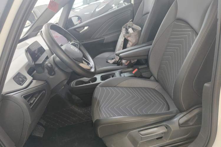 Used Volkswagen ID.3 2025 Smart Version Pure & Intelligent Enjoyment Edition
