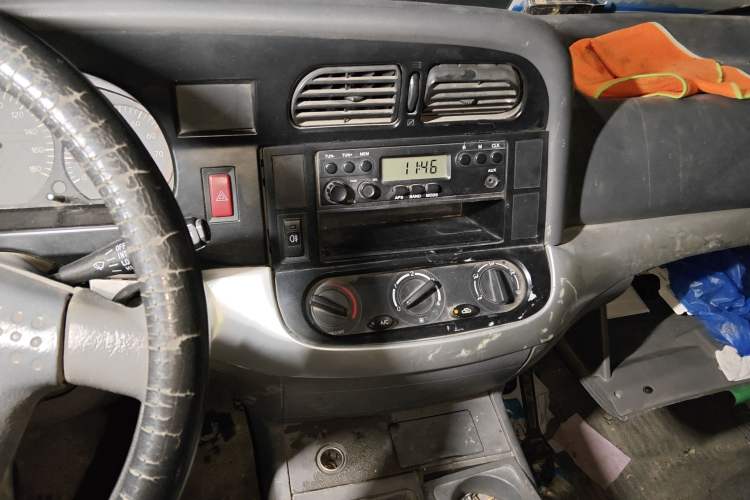 Used Jinbei Hiace 2018 2.0L Fifth-Generation Kuaiyun Standard Version Standard Roof 6 Seats V19S
