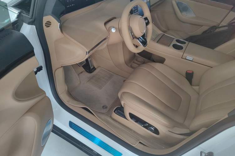 Used Hima Luxeed R7 2024 All-Electric 802 km Max
