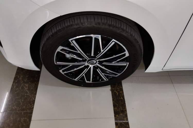 Used GAC Trumpchi E8 2024 Honor Series 2.0L Honor Edition Exterior 4