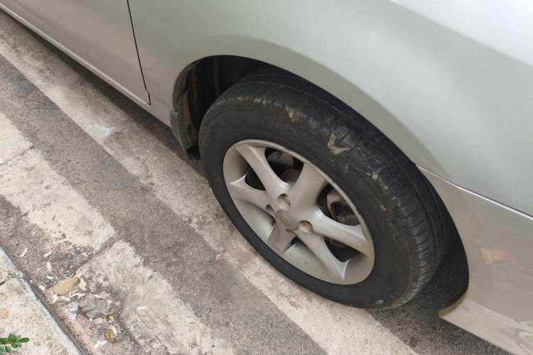 Used Toyota Corolla EX 2013 1.6L Automatic Luxury Edition Right Front Wheel Hub