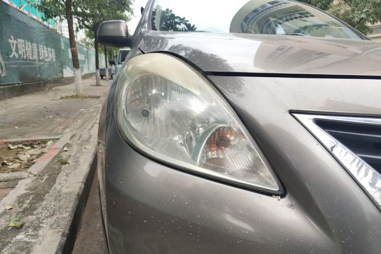 Used Nissan Sunny 2011 1.5XE CVT Comfort Edition Right Front Headlight