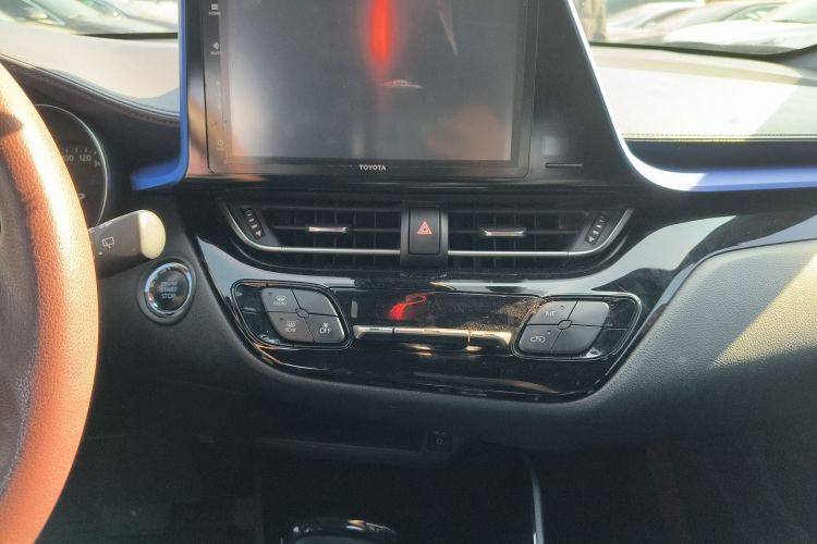 Used Toyota IZOA 2020 2.0L Enjoy Edition