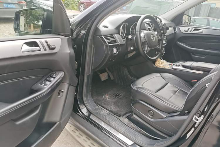 Used Mercedes-Benz M-Class 2014 ML 320 4MATIC
