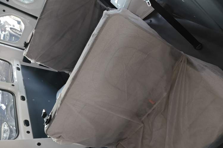 Used Wuling Yangguang 2025 Model 400km Bus Edition—Comfort Edition
