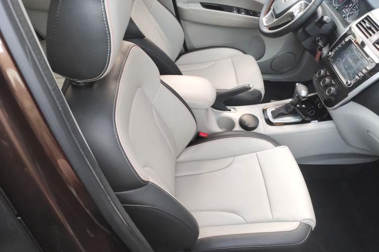 Used FORTHING Joyear XV 2016 1.6L CVT Luxury Model