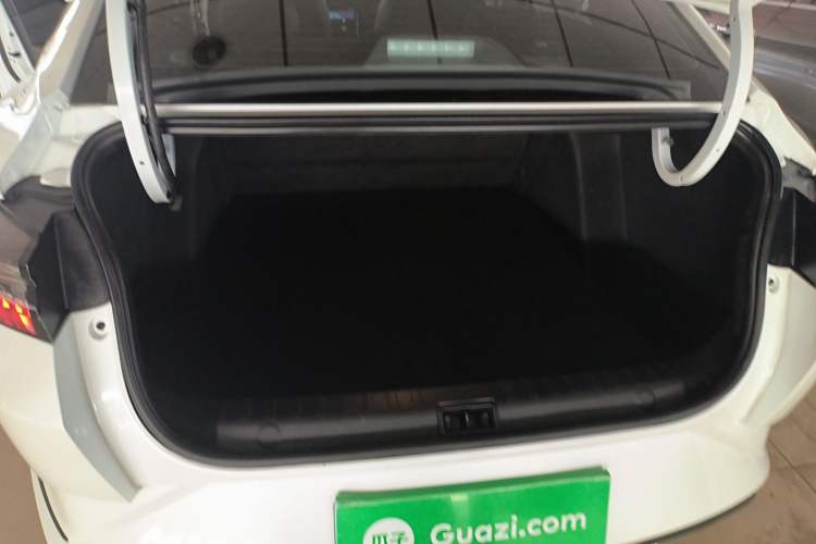 Used Dongfeng Aeolus Yixuan 2024 1.5L Automatic JingSu Edition Trunk