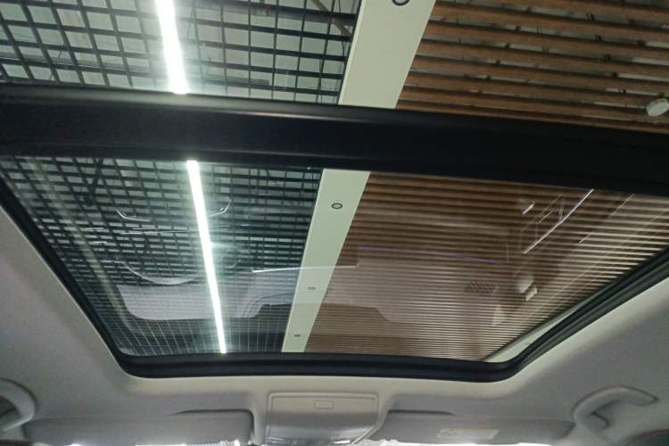 Used Volkswagen Tiguan L 2023 Restyled 330TSI Automatic Two-Wheel Drive R-Line Flagship Edition
