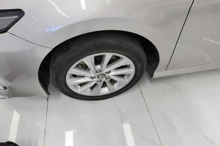 Used Toyota Camry 2021 2.0G Luxury Edition
