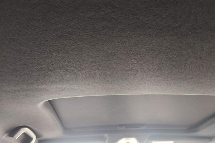 Used Toyota IZOA 2018 2.0L Yichi Version China VI Standard Headliner