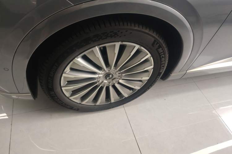 Used ONVO Luxeed L90 2025 Model—Ultra Six-Seater Version Left Front Wheel Hub