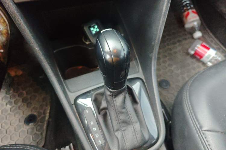 Used Volkswagen Santana 2015 Haval H6 1.6L Automatic Luxury Model Gear Lever