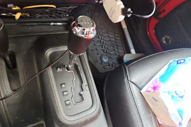 Used Jeep Wrangler 2015 3.6L Rubicon Two-Door Comfort Edition Gear Lever