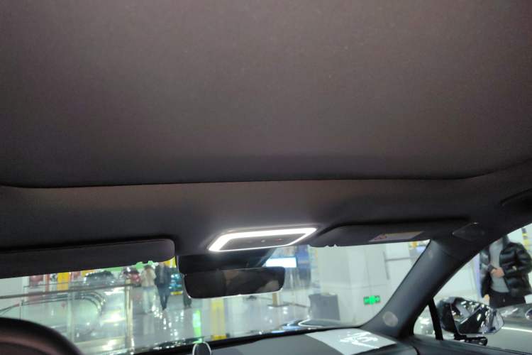 Used Zeekr 7X 2025 100 kWh Long-Range Rear-Wheel Drive with Intelligent Driving Features