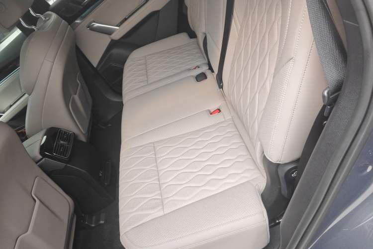 Used BYD Tang New Energy 2025 Intelligent Driving Version DM-i 115KM Flagship Edition Left Rear Seat