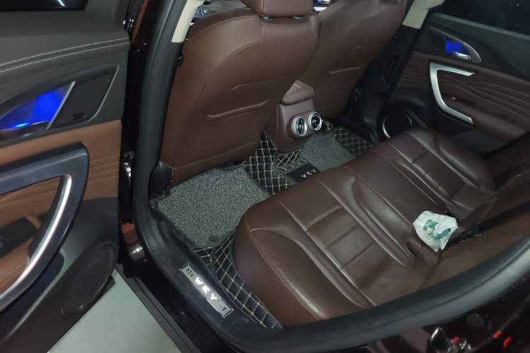 Used Wey VV7 2019 Upgraded Model 2.0T Flagship Version China V Standard Left Rear Seat