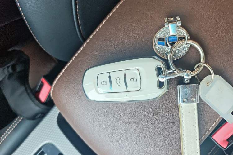 Used Geely Auto Emgrand GS 2016 Elegant Edition 1.3T Automatic ZhenShang Model
