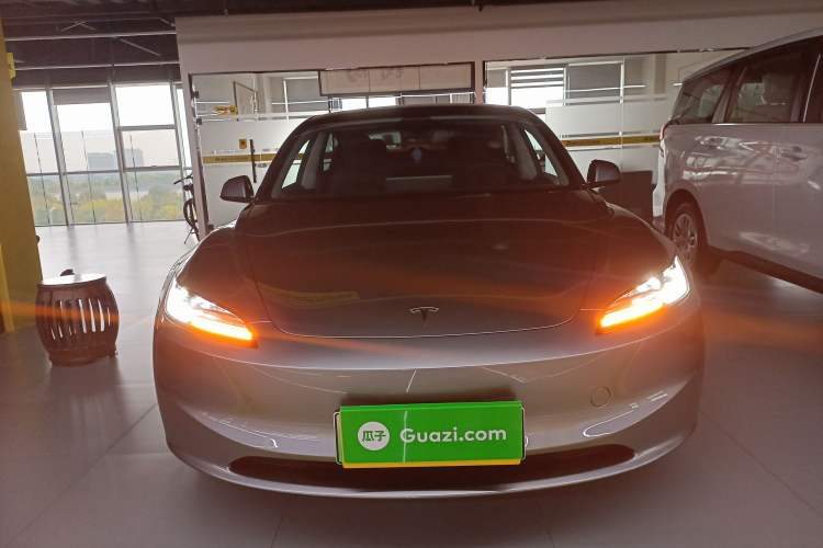 Used Tesla Model 3 2025 Rear-Wheel-Drive Version