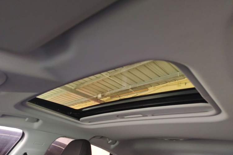 Used Peugeot 308 2018 1.6L Automatic Luxury Edition Headliner