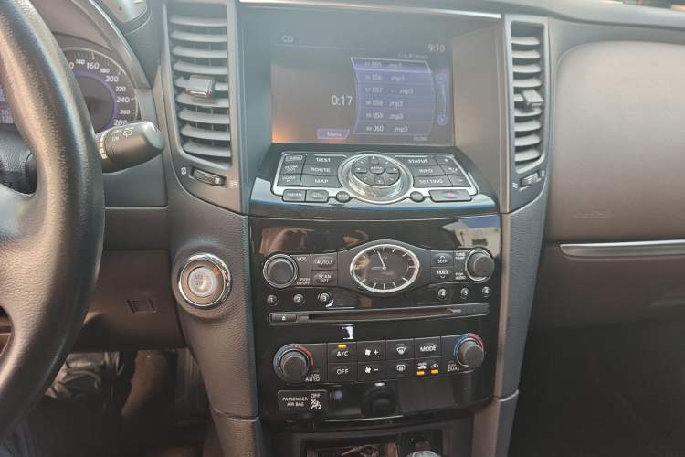 Used Infiniti QX70  Audio And AC Panel