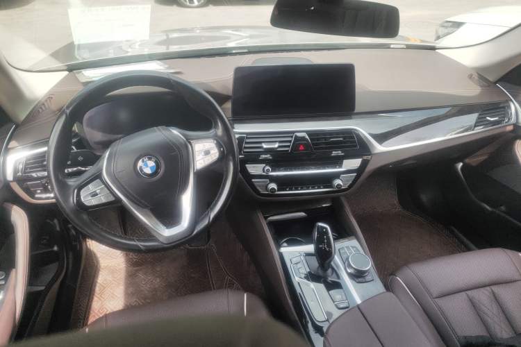 Used BMW 5 Series 2021 525Li Luxury Package Center Console