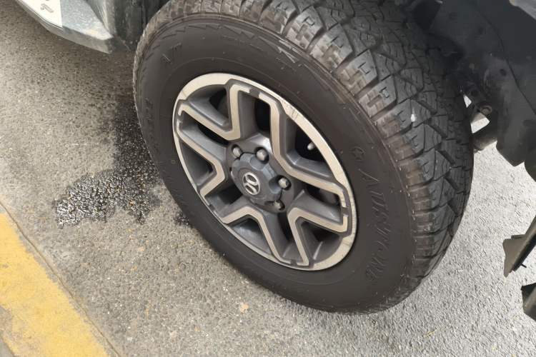 Used BAIC Off-Road BJ40 2016 40L 2.3T Automatic All-Wheel Drive Premium Edition Right Front Wheel Hub