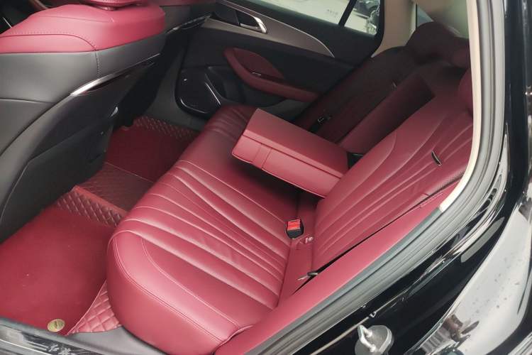 Used Hongqi H5 2024 2.0T Automatic Smart Connect Flagship Edition Left Rear Seat