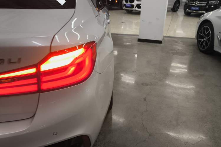 Used BMW 5 Series 2019 530Li Leading Model M Sport Package Right Rear Taillight