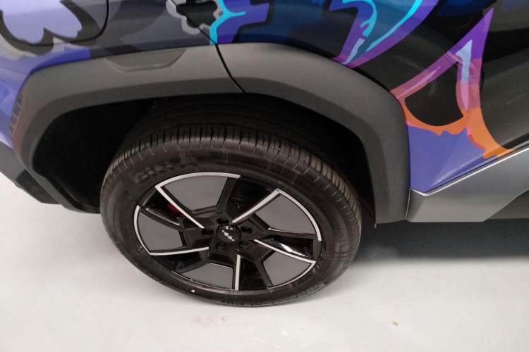 Used Formula Leopard Titanium 3 2025 501KM All-Wheel Drive Intelligent Driving Ultra Version Exterior 5