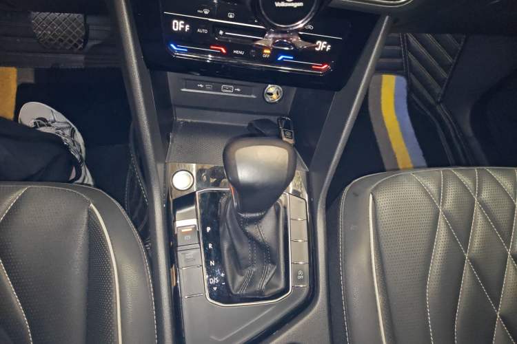 Used Volkswagen Tiguan L 2022 330TSI Automatic Two-Wheel Drive Smart Edition Gear Lever