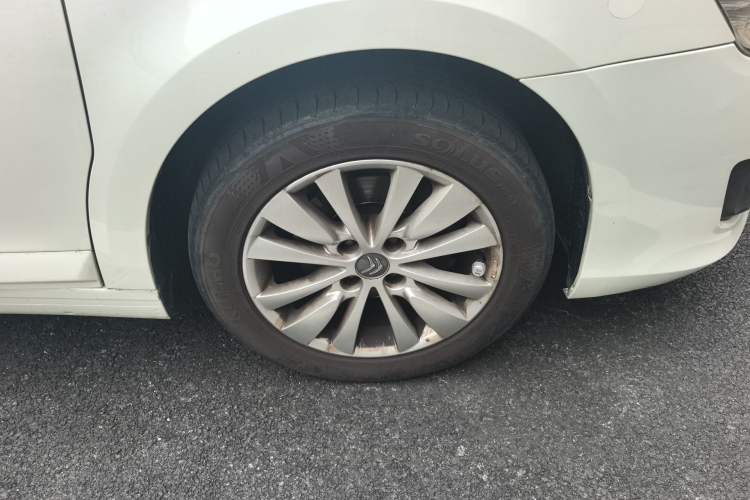 Used Citroen C-Quatre 2014 VTS Version 1.6L Manual - Premium Model Right Front Wheel Hub