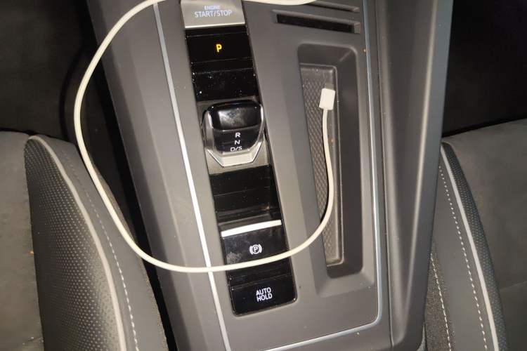 Used Volkswagen Golf 2021 280TSI DSG R-Line Gear Lever