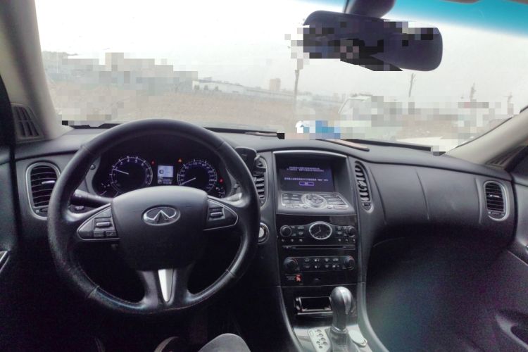 Used Infiniti QX50 2015 2.5L Enjoyment Edition Center Console