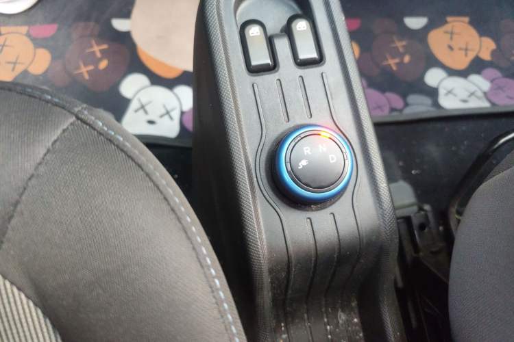 Used Wuling Hongguang MINIEV 2022 Zizai Version Lithium Iron Phosphate Gear Lever