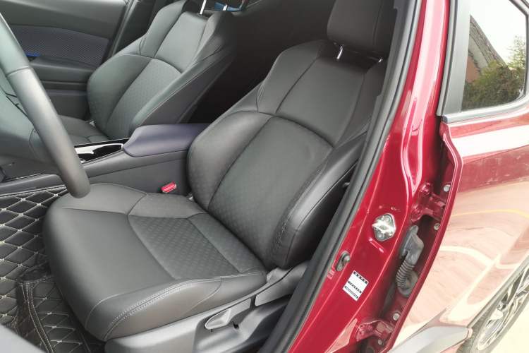 Used Toyota IZOA 2018 2.0L Yichi Version China VI Standard